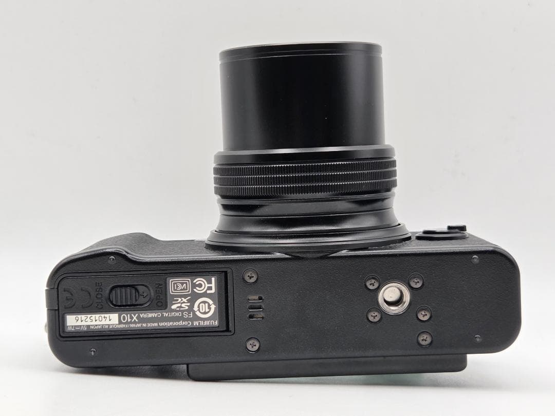 【美品】富士フィルム　FUJIFILM X10 コンパクトデジタルカメラ