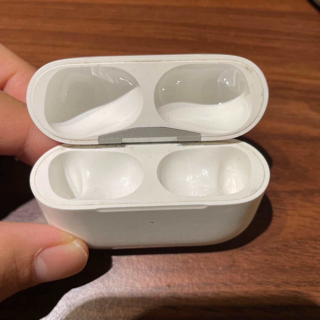 【美品】AirPods Pro 充電器 (充電ケース) のみ※動作確認済み