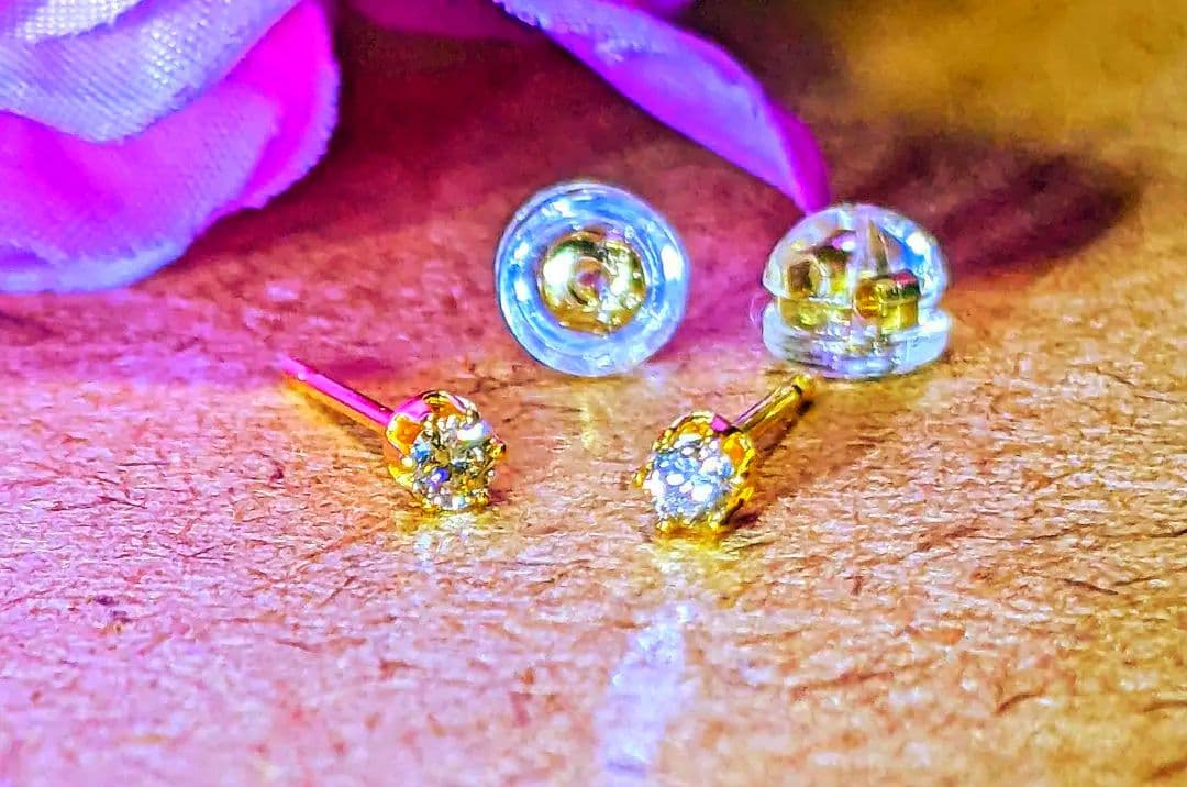 天然ブラウンダイアモンドピアス ラウンドファセットカット　2.5mm