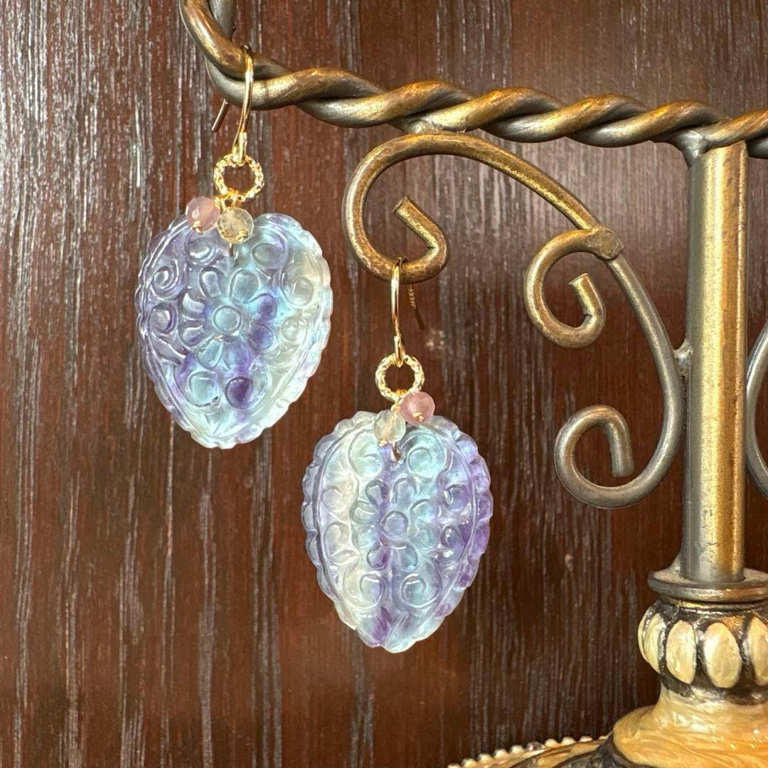 《1点限定》フローライト＆MOPフィカスリーフカービング＊ピアスorイヤリング