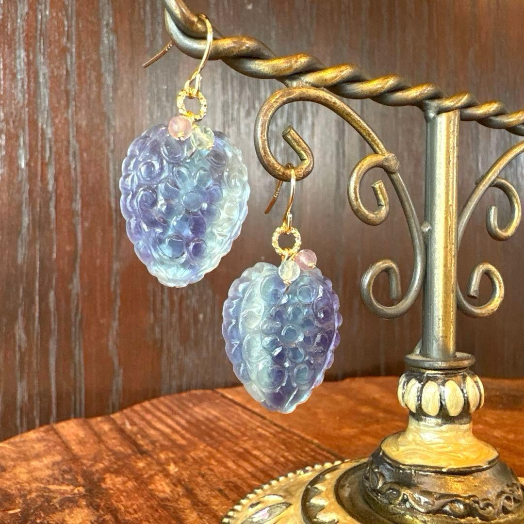 《1点限定》フローライト＆MOPフィカスリーフカービング＊ピアスorイヤリング