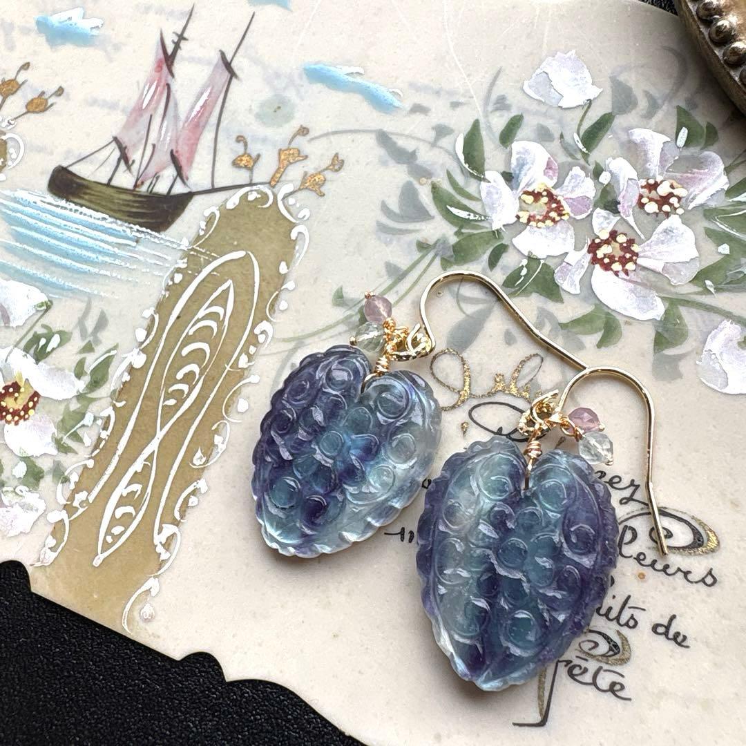《1点限定》フローライト＆MOPフィカスリーフカービング＊ピアスorイヤリング