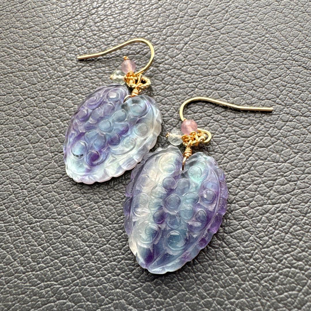 《1点限定》フローライト＆MOPフィカスリーフカービング＊ピアスorイヤリング