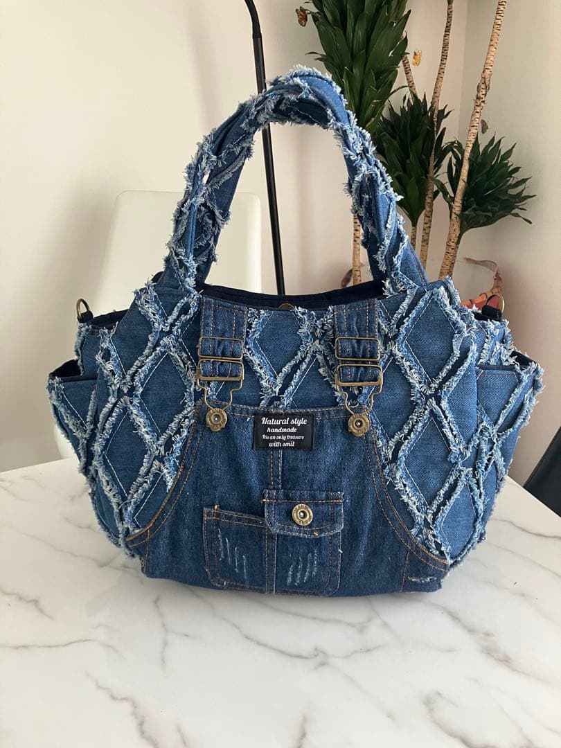 842 りるりる　大きめデニムリメイクバック　ハンドメイド