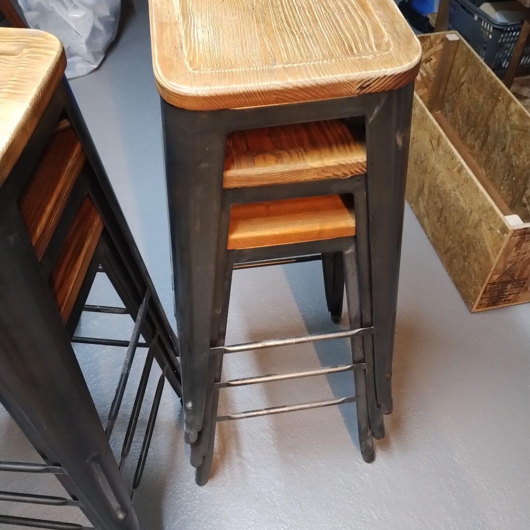 スタッキングバースツール 黒と木目調