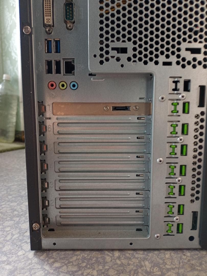 Windowsデスクトップ FUJITSU CELSIUS W520