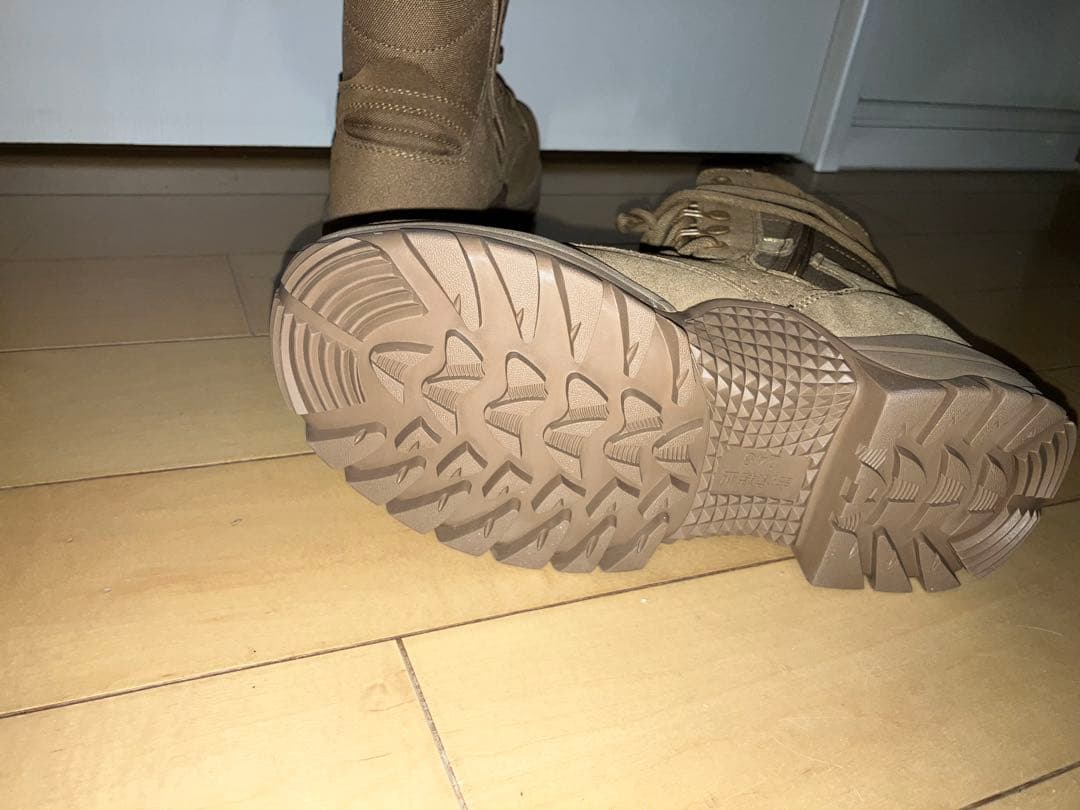 実物　中国軍QGF03トレーニングヘルメット迷彩ミリタリーヘルメットブーツセット