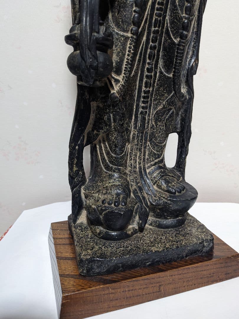 ♦観音菩薩立像 仏教美術 仏像 苦難厄除け 飾り 古美術骨董品 彫りの良い作品
