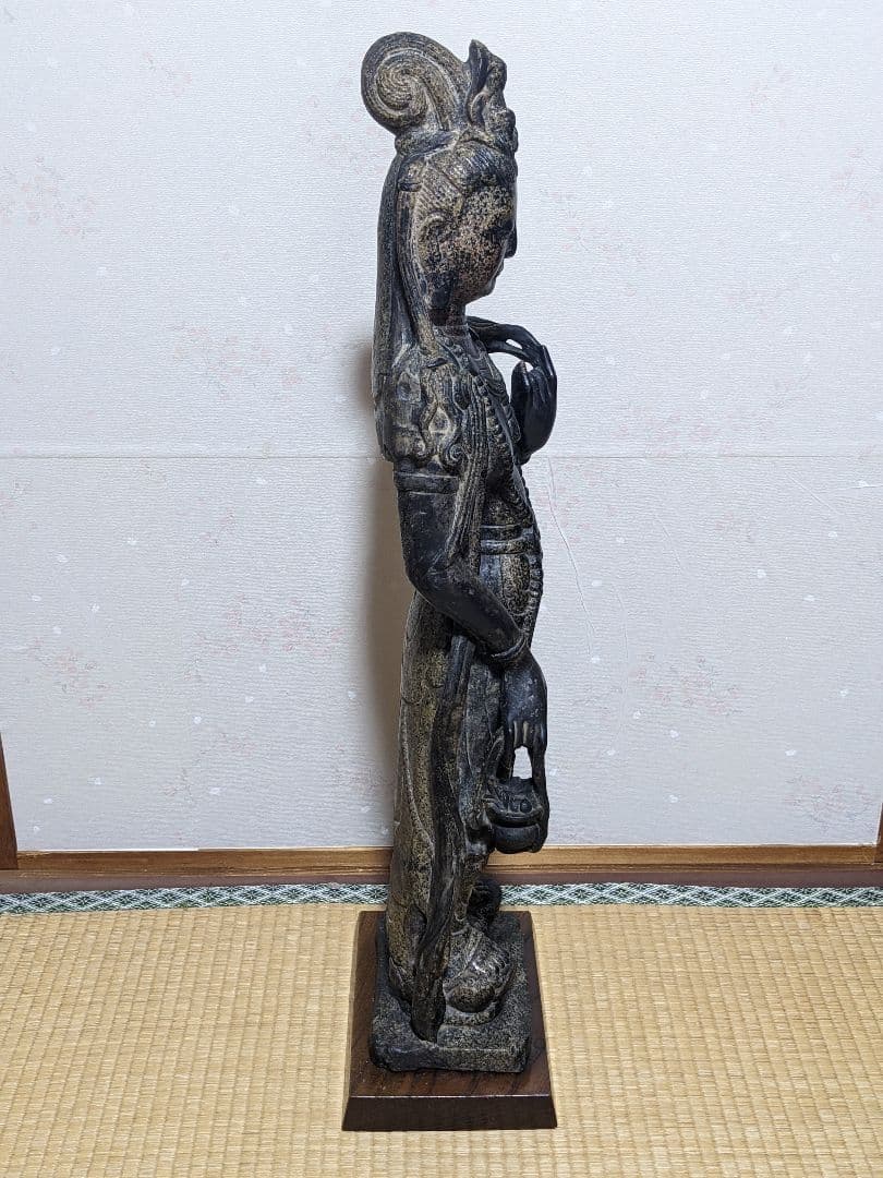 ♦観音菩薩立像 仏教美術 仏像 苦難厄除け 飾り 古美術骨董品 彫りの良い作品