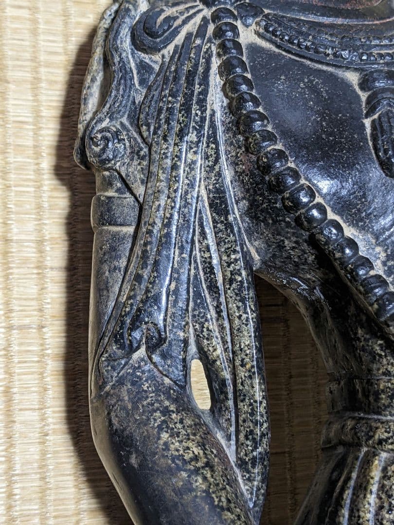 ♦観音菩薩立像 仏教美術 仏像 苦難厄除け 飾り 古美術骨董品 彫りの良い作品