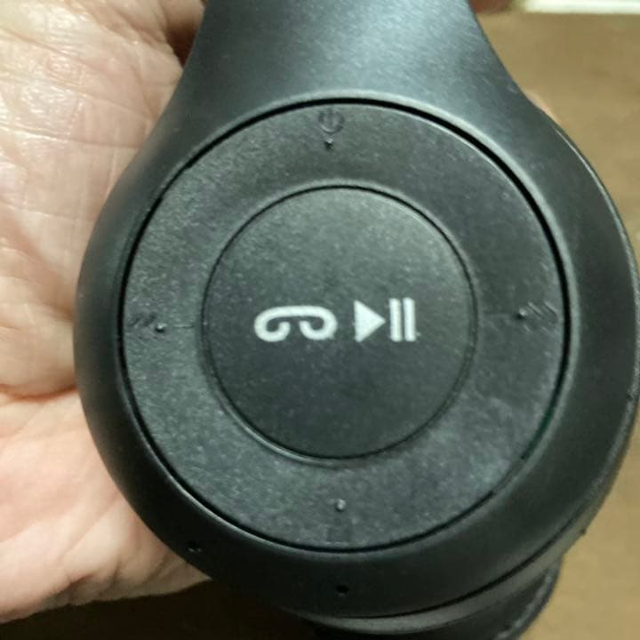 新品未使用！Bluetoothフルワイヤレスヘッドホン