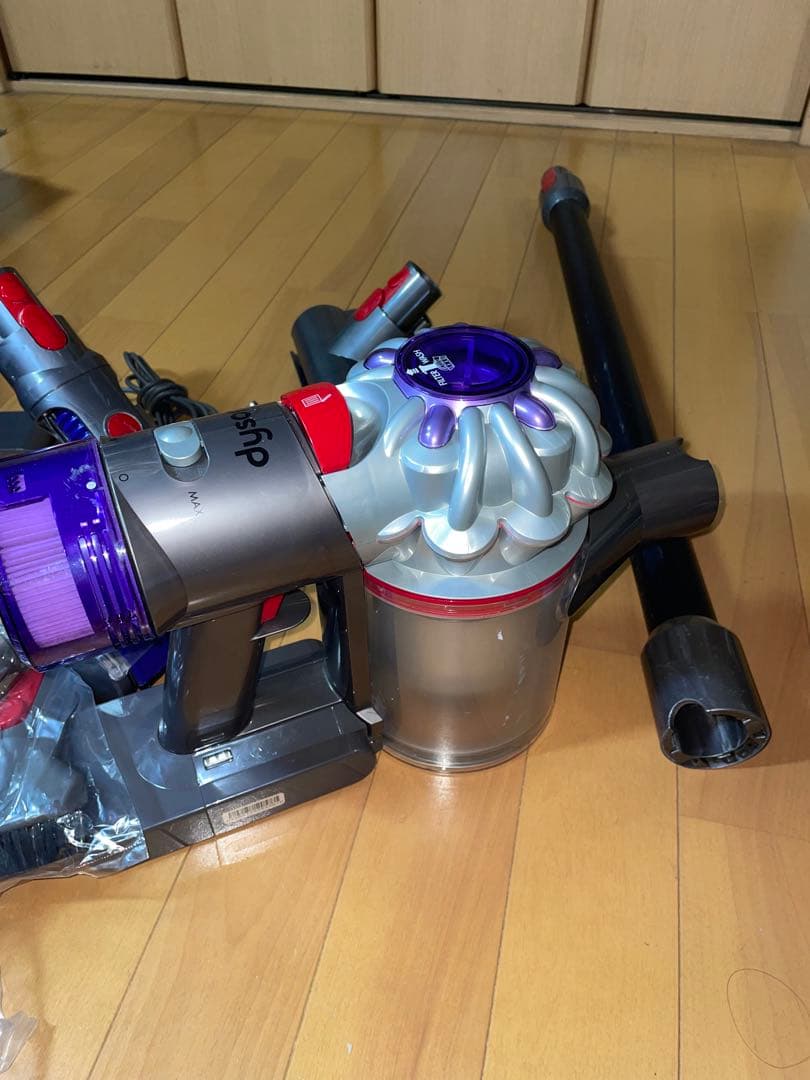 ダイソンV8 SV37コードレスクリーナー掃除機