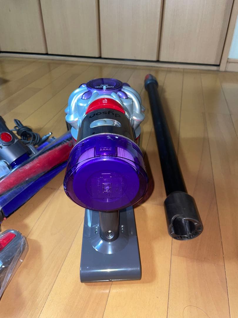 ダイソンV8 SV37コードレスクリーナー掃除機