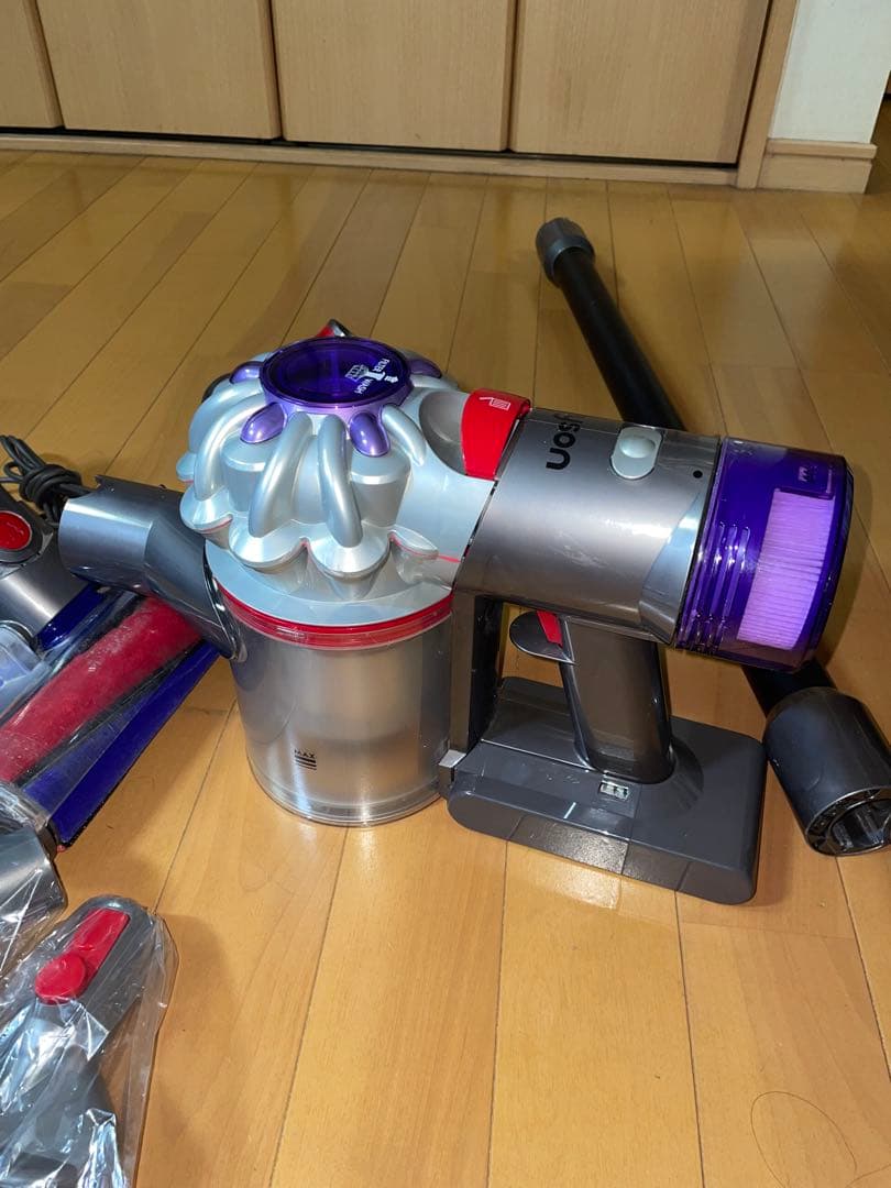 ダイソンV8 SV37コードレスクリーナー掃除機