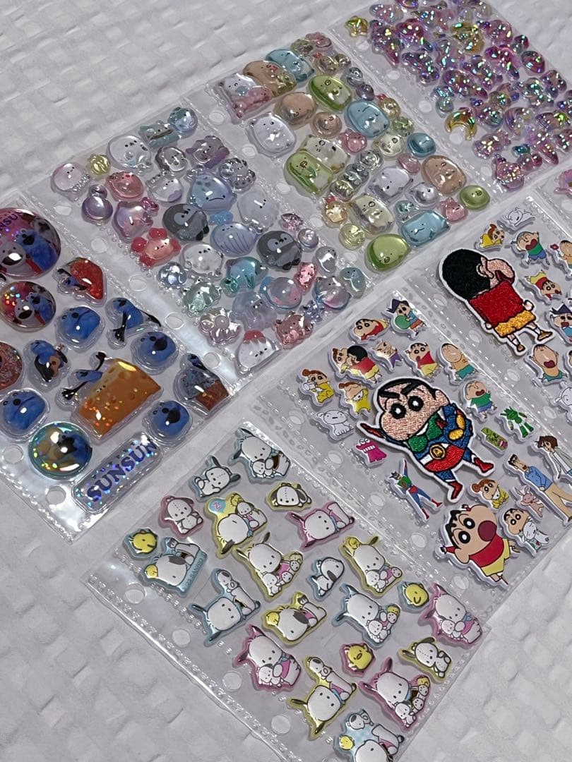 シール帳完成品！正規品シールのみ、サンリオたまごっち②