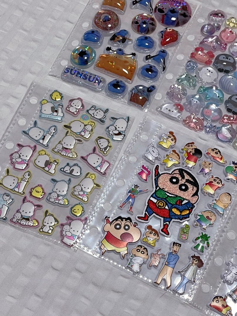 シール帳完成品！正規品シールのみ、サンリオたまごっち②