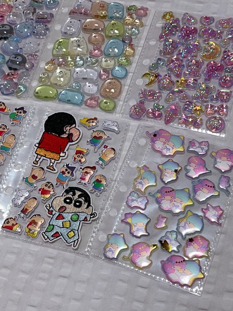 シール帳完成品！正規品シールのみ、サンリオたまごっち②