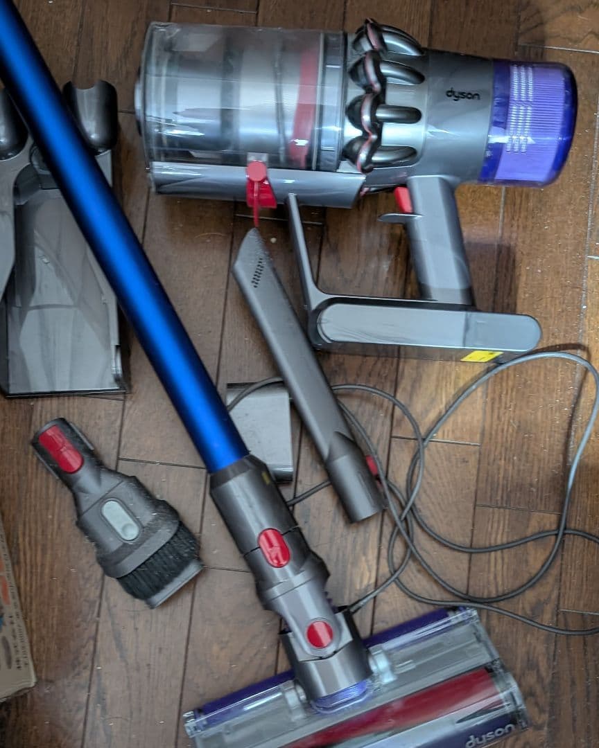 ジャンク品 Dyson ダイソンV11 Fluffy SV14 FF 　掃除機