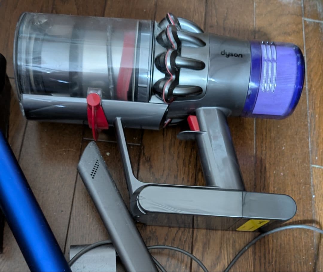 ジャンク品 Dyson ダイソンV11 Fluffy SV14 FF 　掃除機