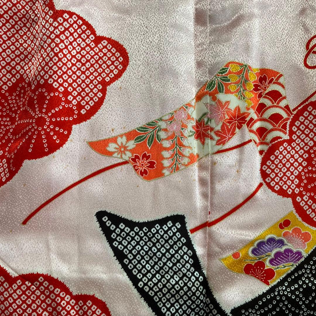 七五三　7歳着物セット　四つ身　祝い着　鈴蘭　絞り柄　赤ピンク黒＋緑