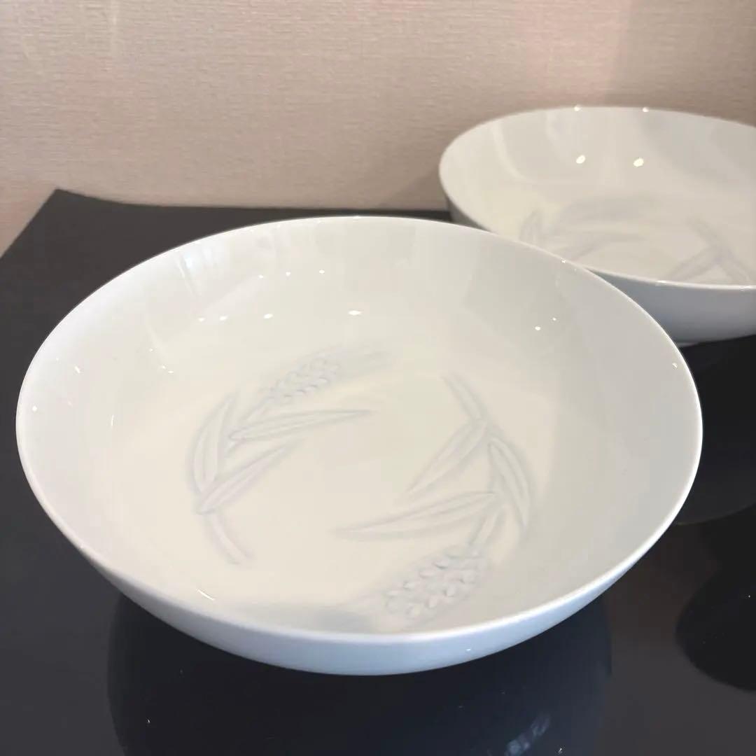 井上萬二　白磁染麦彫文皿　3枚