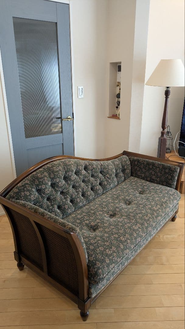 カリモク家具　コロニアル カウチソファ 横155㌢ 奥行き67 ㌢高さ80㌢