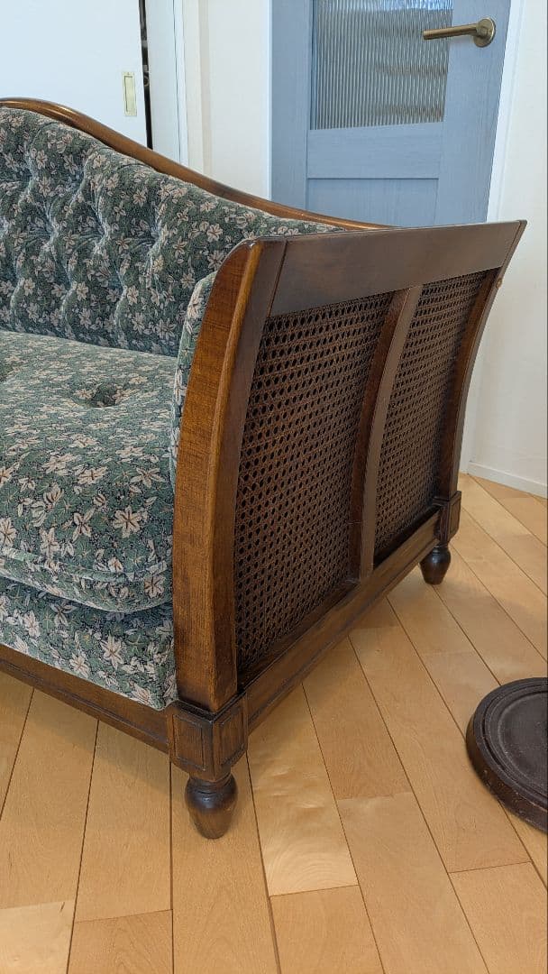 カリモク家具　コロニアル カウチソファ 横155㌢ 奥行き67 ㌢高さ80㌢