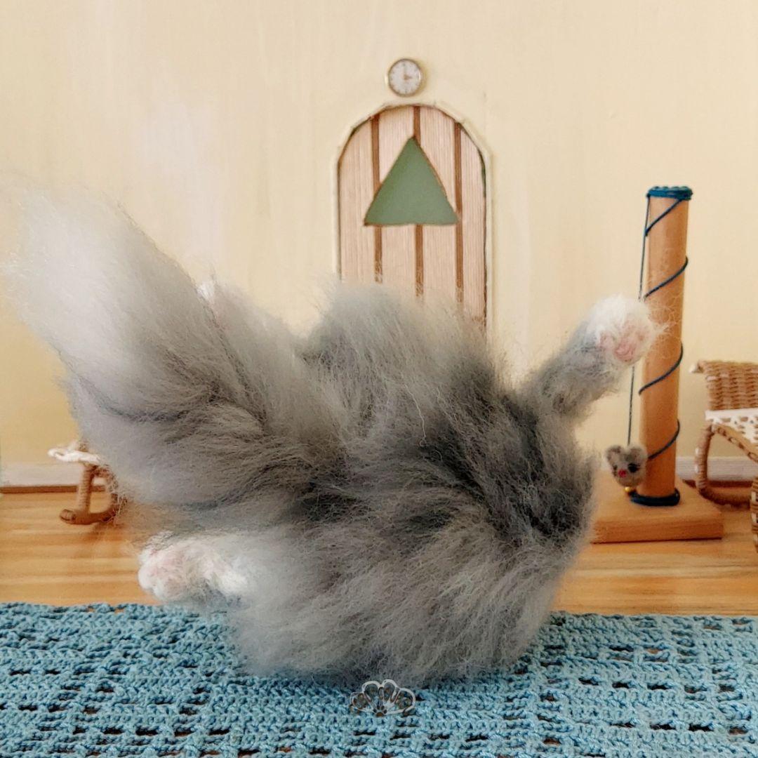 ゆったりくつろぎニャンコ☆羊毛フェルト