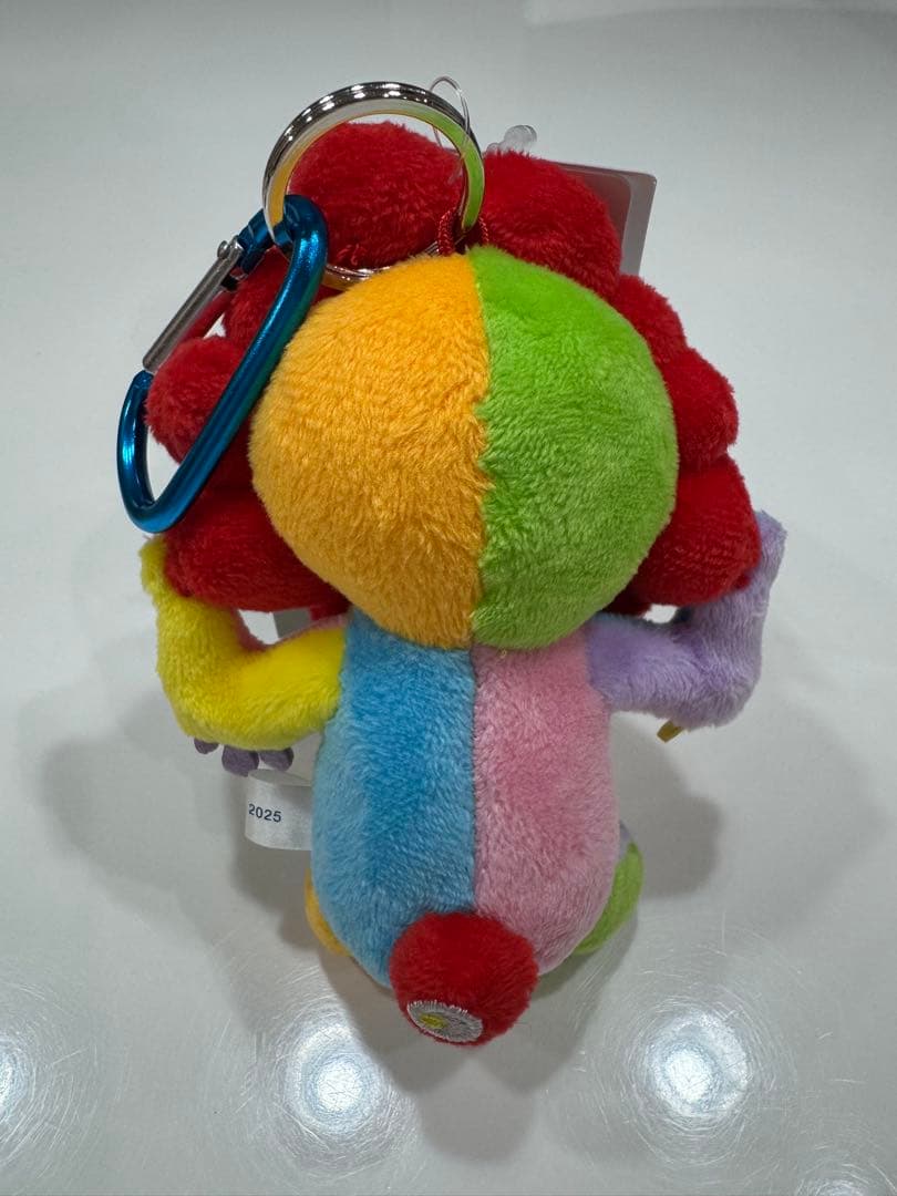 関西万博2025 レインボーミャクミャクカラビナ付きマスコット　座り