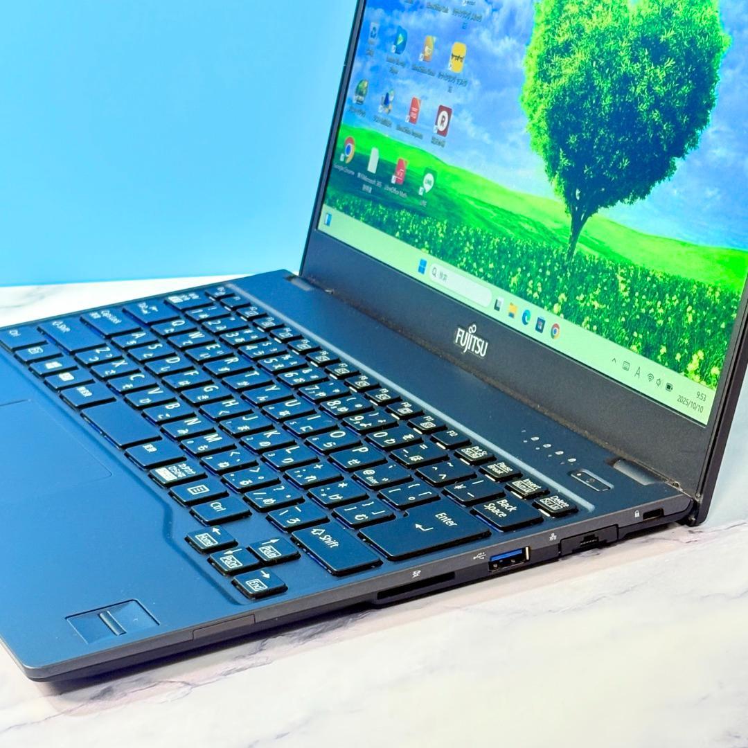 超薄型軽量・メモリ8GB・SSDで快速！指紋認証★Win11・ノートパソコン