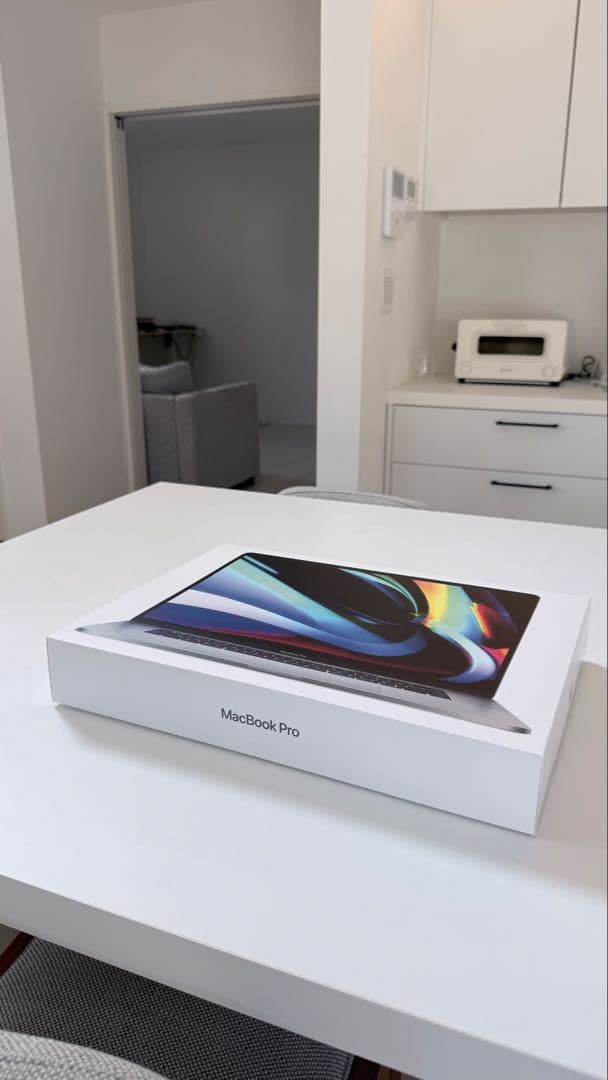 MacBook Pro 16インチ2019 / i9 / 16GB / 1TB