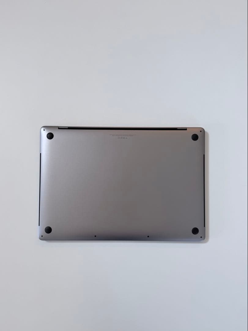MacBook Pro 16インチ2019 / i9 / 16GB / 1TB