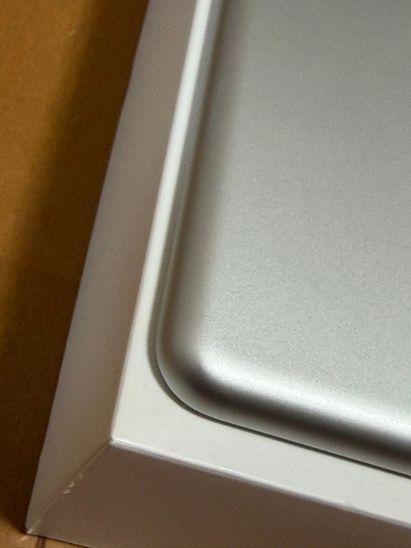 【極美品】iPad 第7世代 Wi-Fi 32GB [シルバー］液晶傷なし
