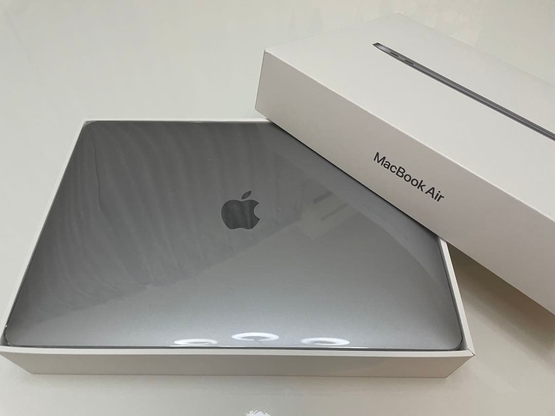 【極美品】MacBook Air 2020 付属品付き