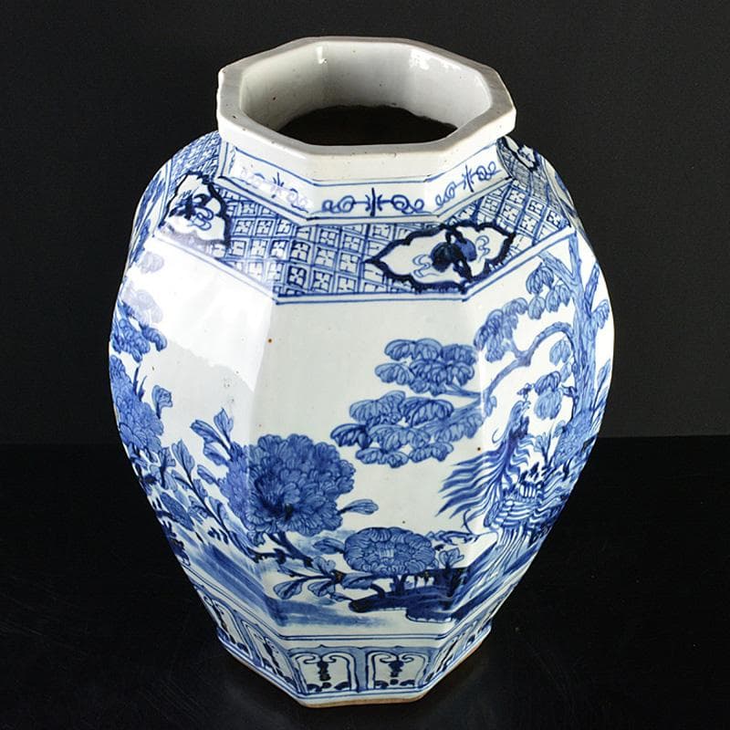 中国　景徳鎮製款　青花　神獣花文　八角面取瓶　高さ約48cm　V　R7338F