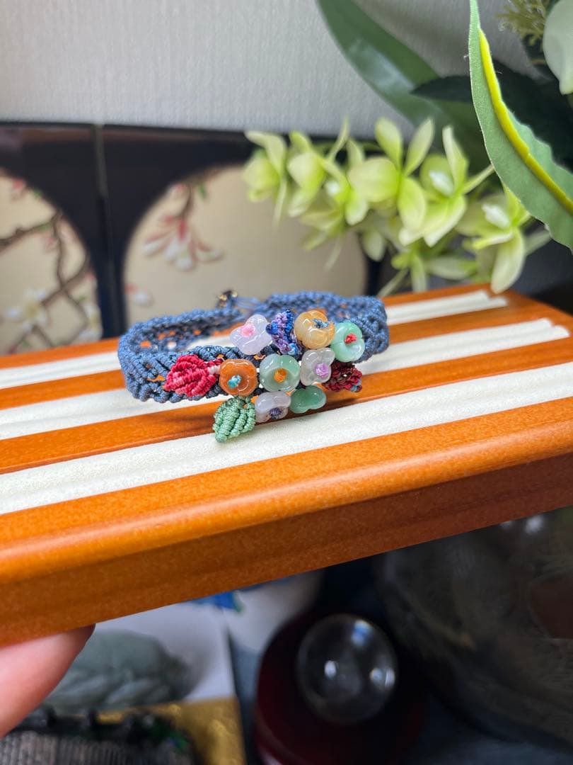 超美品❣️ハンドメイド品‼️天然A貨翡翠　個性、大きめのモクセイの花手編みブレス
