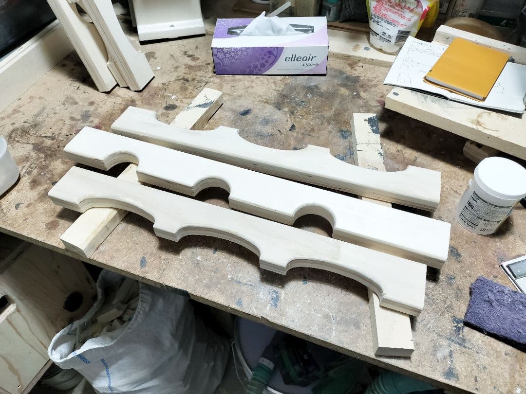 ♪手作り　三味線用スタンド木製 5丁並び　桜モデル　細棹　津軽　三線♪