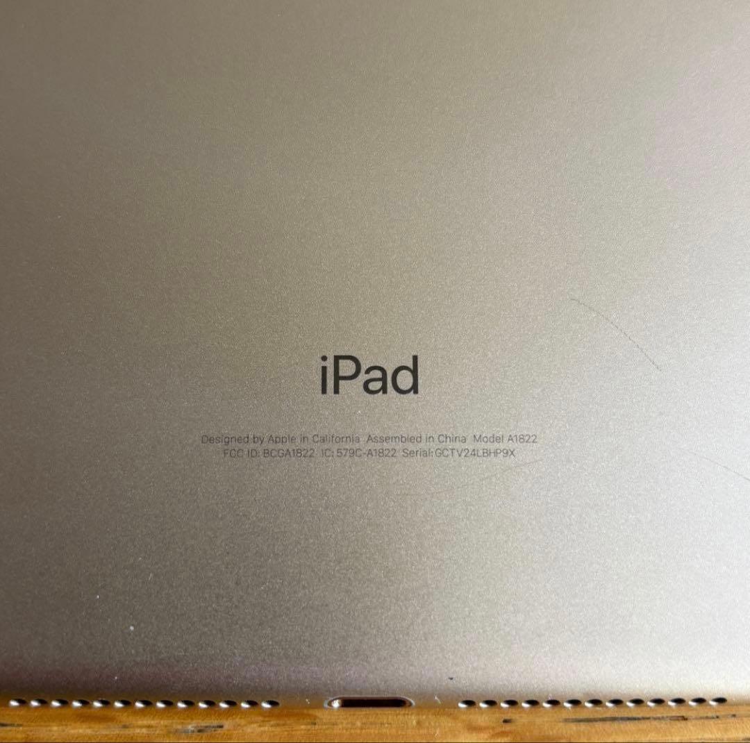 iPad 第5世代 Wi-Fiモデル 32GB 白