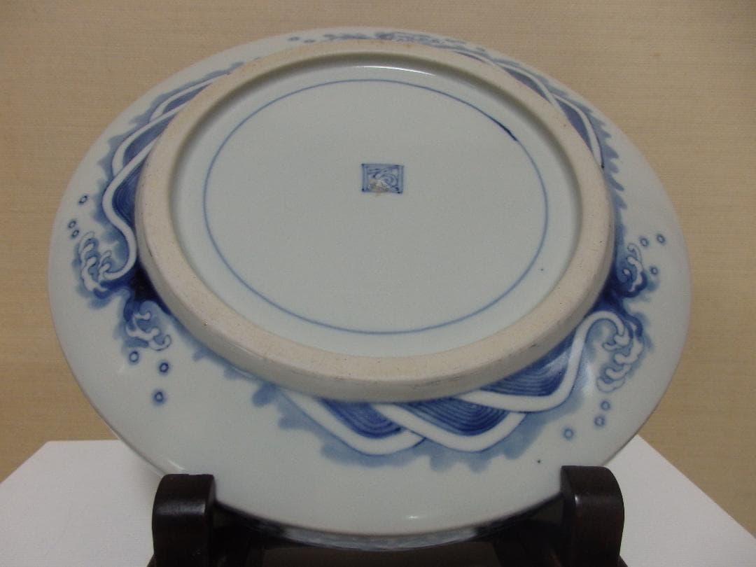 古伊万里 　大皿『波うさぎ』風景図　染付　江戸期