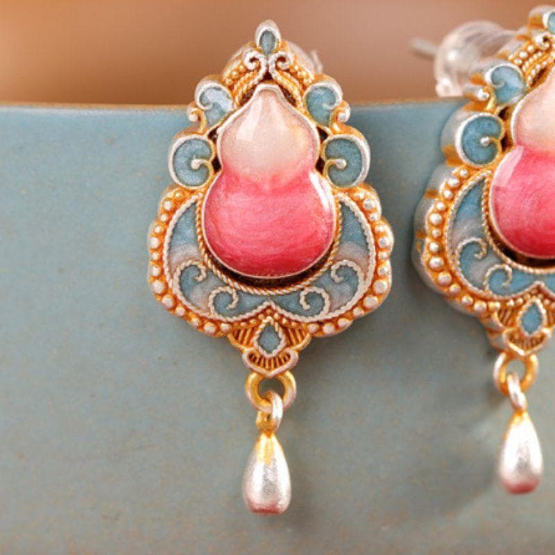 瓢箪のピアス - 七宝焼きが施された可愛らしい耳飾り P204