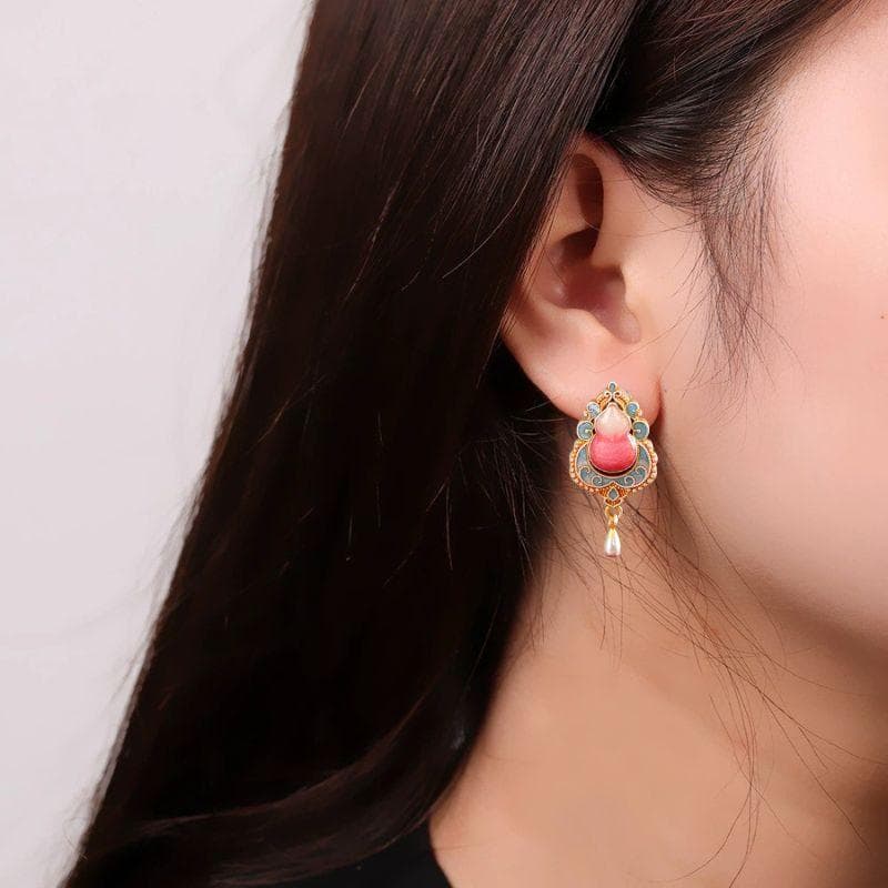 瓢箪のピアス - 七宝焼きが施された可愛らしい耳飾り P204