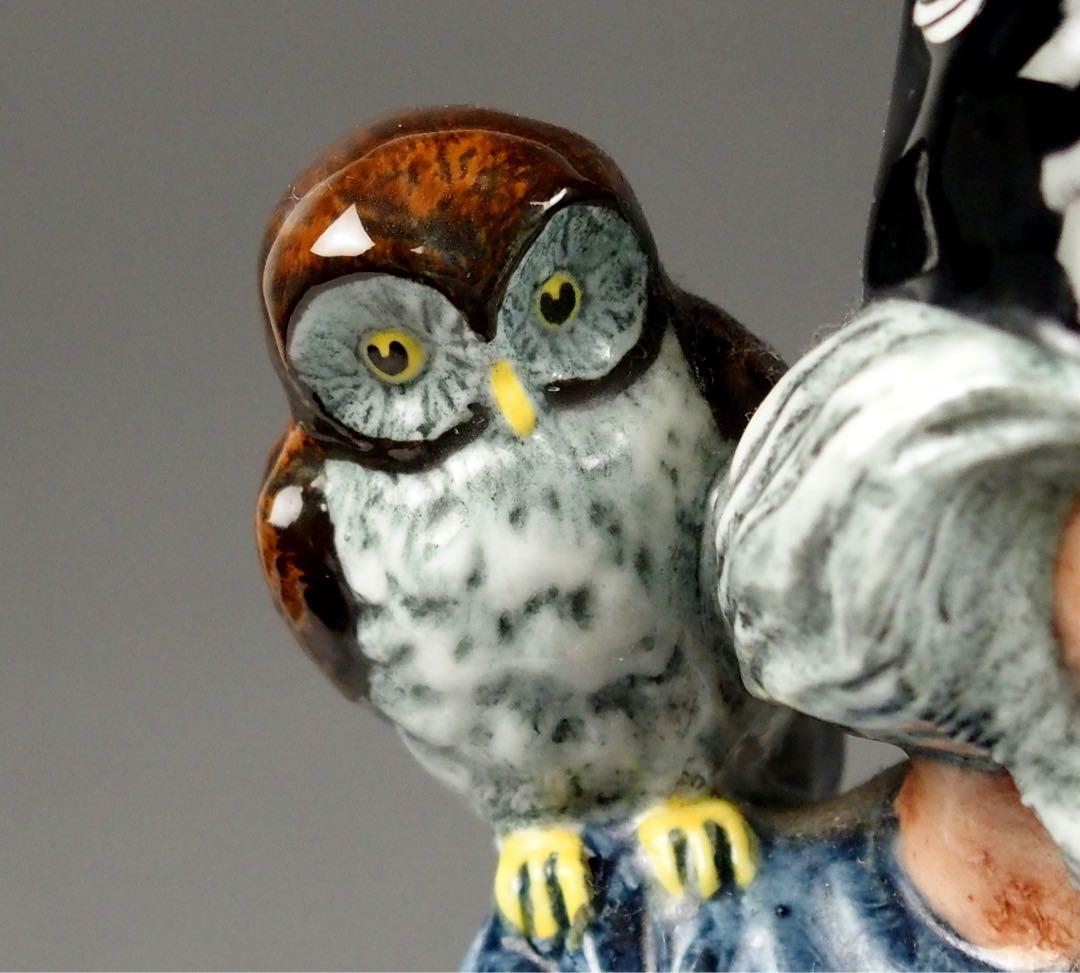 魔法使い　置物　陶器　ふくろうとネコ　台一体化