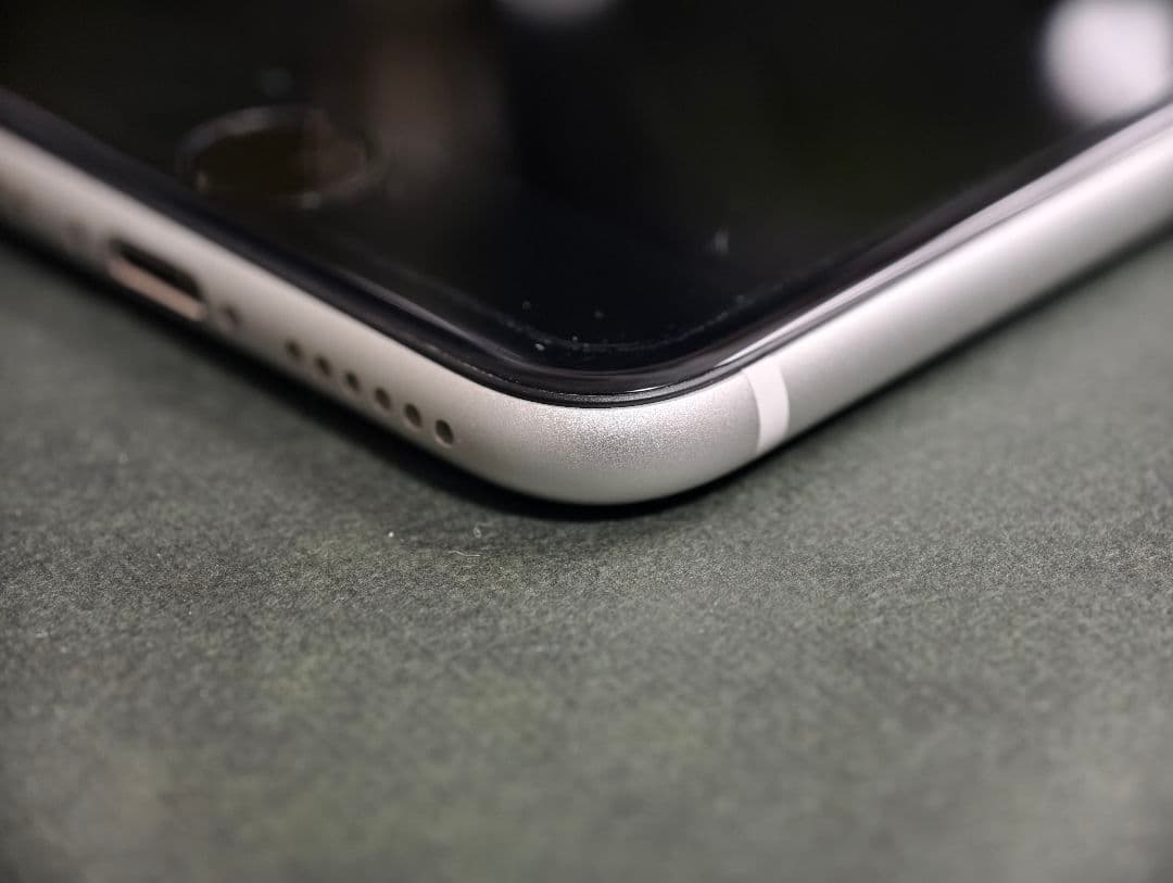 iPhoneSE 第2世代[64GB] au MHGQ3J ホワイト