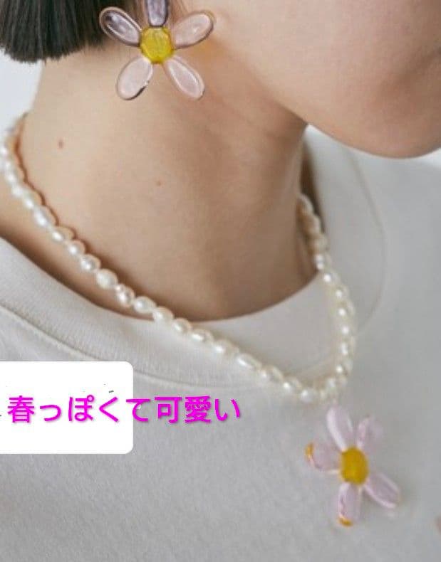NINFA 花のペンダント ネックレス