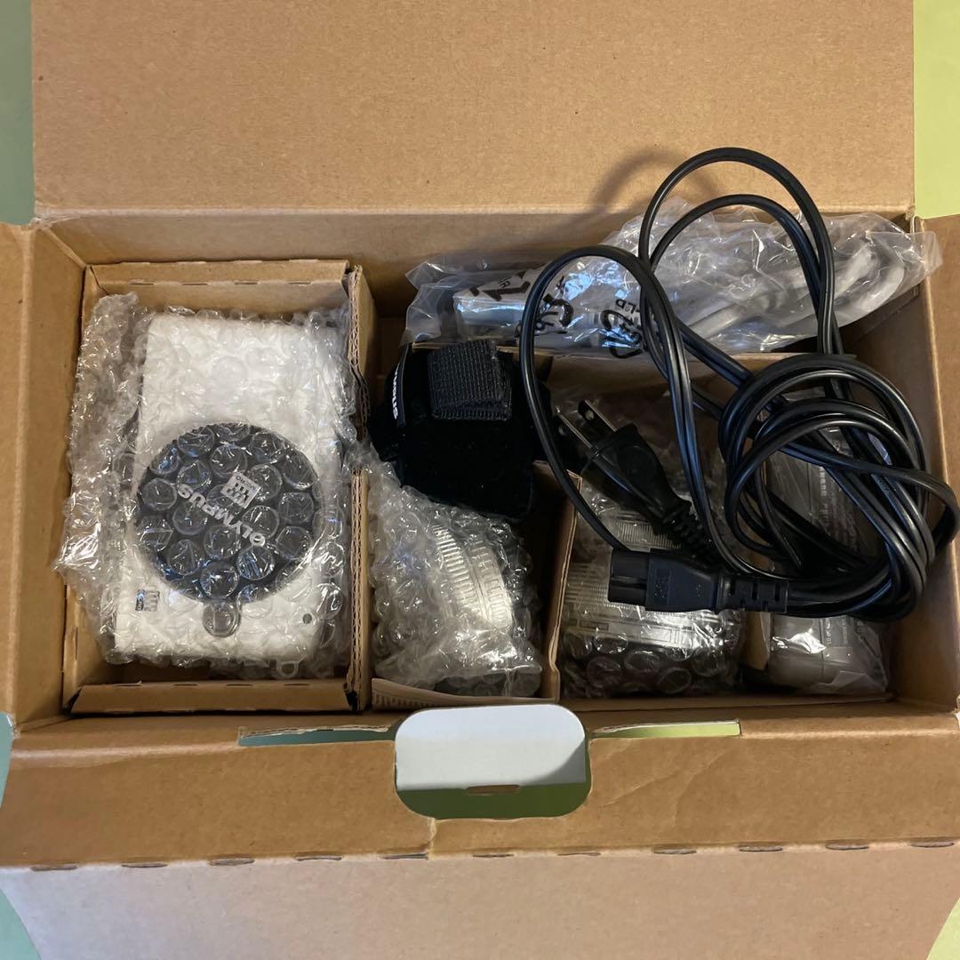 OLYMPUS PEN mini E-PM1　ミラーレス一眼　デジカメ　ホワイト