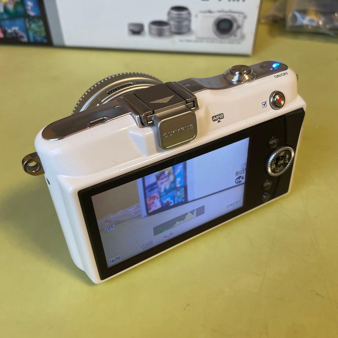 OLYMPUS PEN mini E-PM1　ミラーレス一眼　デジカメ　ホワイト