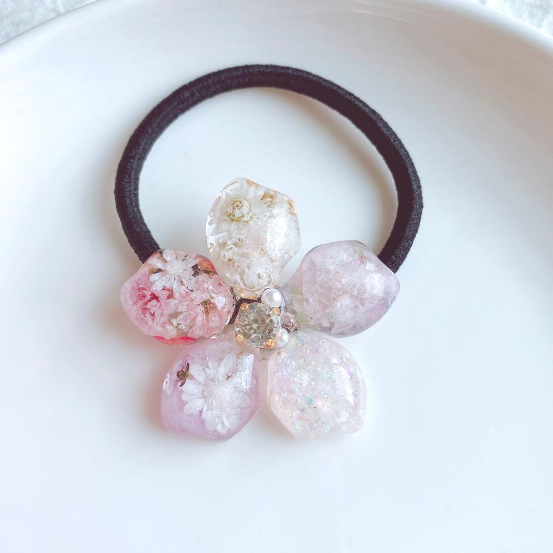レジンヘアゴム 桜　大ぶり　金箔　豪華　お花たっぷり　ホロ