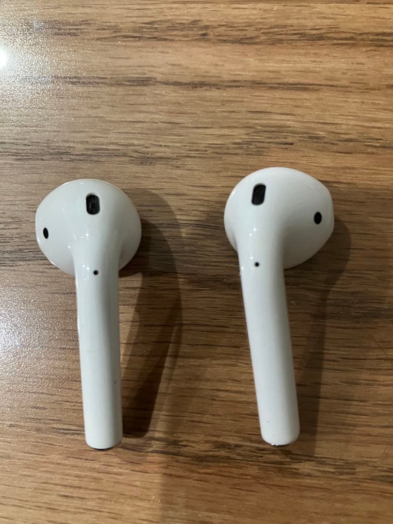 Apple AirPods 第二世代　MV7N2J/A
