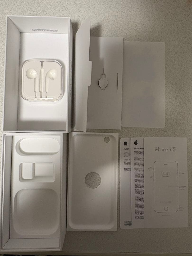 iPhone6s 本体　64GB シルバー