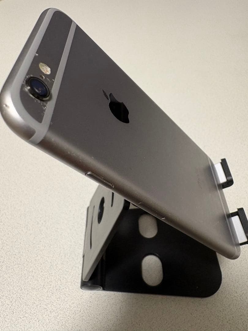 iPhone6s 本体　64GB シルバー